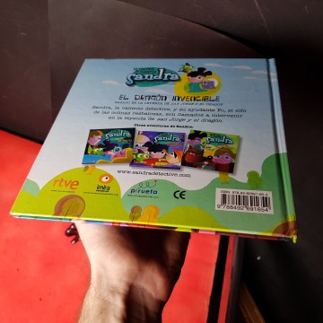 Detective de cuentos Sandra el dragón invencible 0.75 euros