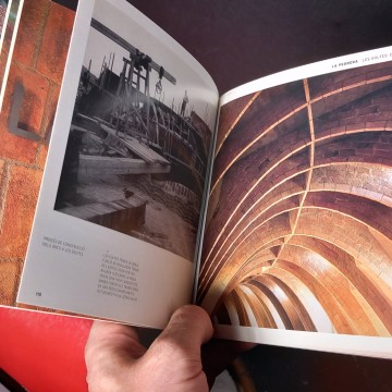 La Pedrera, una obra d'art total, Josep Maria Carandell.