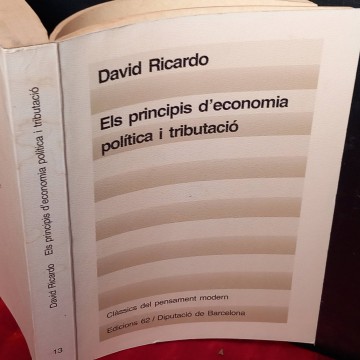 Els principis d'economia política i tributació, David Ricardo.