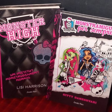 Lot 2 novel.les de Monster high, Lisi Harrison i Gitty Daneshvari.