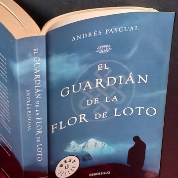 El guardián de la flor de loto, Andrés Pascual.