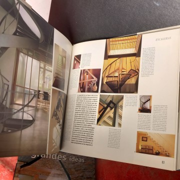 Lote 2 libros de interiorismo.