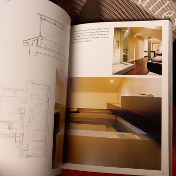 Lote 2 libros de interiorismo.