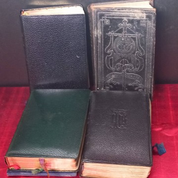 Lote 4 libros de liturgia cristiana.