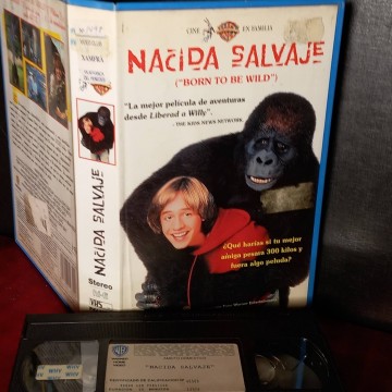 Nacida salvaje VHS.