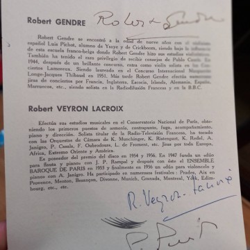 Lote 45 folletos de música clásica con autógrafos.