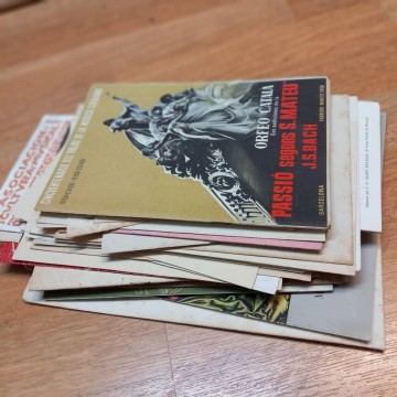 Lote 45 folletos de música clásica con autógrafos.