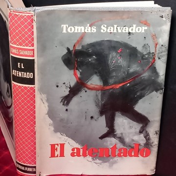 El atentado, Tomás Salvador.