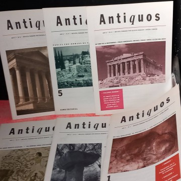 Lot de revistes d'arqueologia Antiquos.