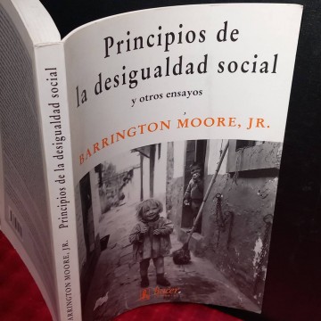 Principios de desigualdad social y otros ensayos, Barrington Moore.