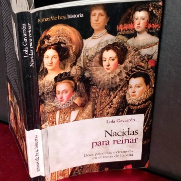 Nacidas para reinar, Lola Gavarrón.