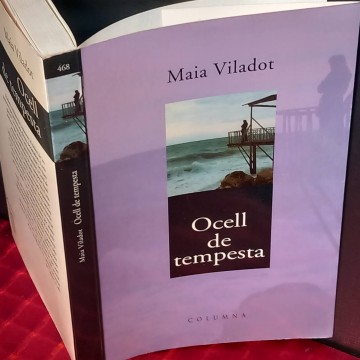Ocella de tempesta, Maia Viladot.
