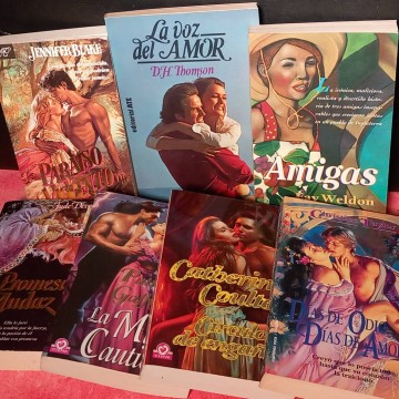 Lote 7 novelas románticas.