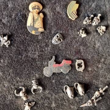 Lote 55 pins.