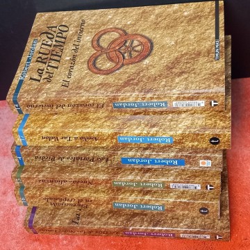 Lote 6 volúmenes La rueda del tiempo, Robert Jordan.