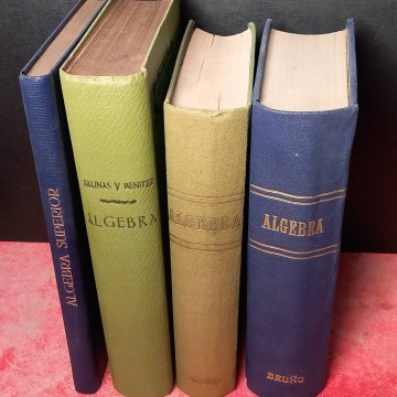 Lote 4 libros de álgebra.