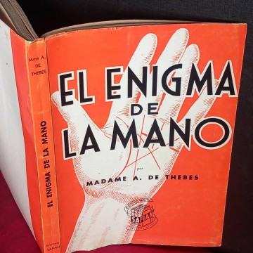 El enigma de la mano, Madame A. de Thebes.