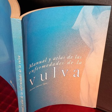 Manual y atlas de las enfermedades de la vulva, Aurora Guerra Tapia.