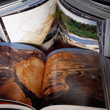 El mar y la Tierra, Cube Book.