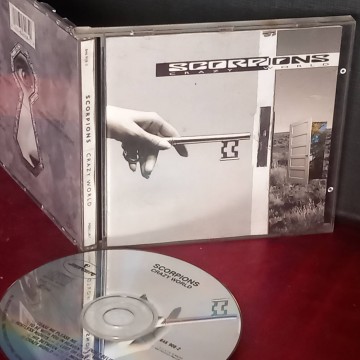 Scorpions: crazy world CD.