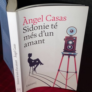 Sidonie té més d'un amant, Àngel Casas.