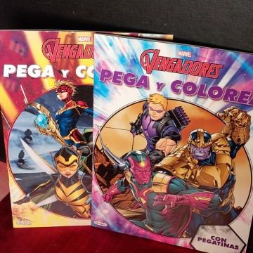 Lote 2 cuadernos Los Vengadores, pega y colorea.