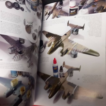 Magazine Aces High bimotores de ataque.