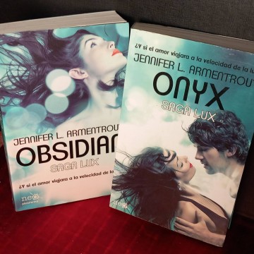 Obsidiana y Onyx (Saga Lux), Jennifer L. Armentrout.