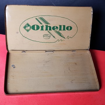 Antigua caja metálica vacía de lápices Otello