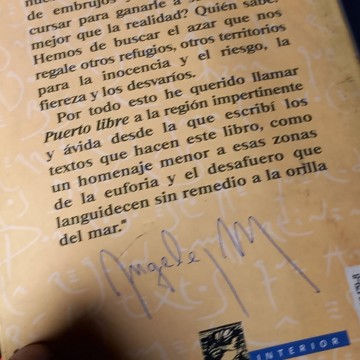 Puerto libre, Ángeles Mastretta (firmado).