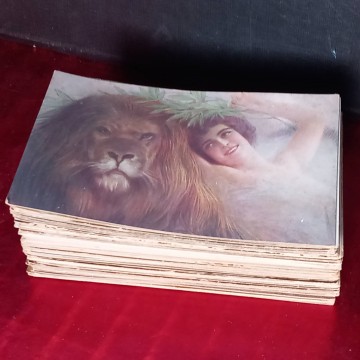Lote 100 postales modernistas.