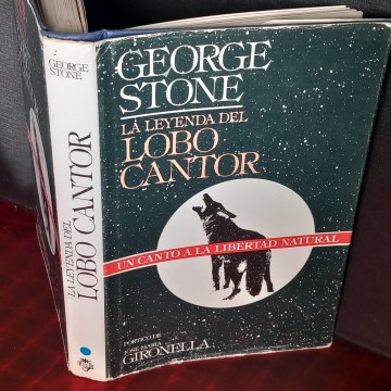 La leyenda del lobo cantor, George Stone.