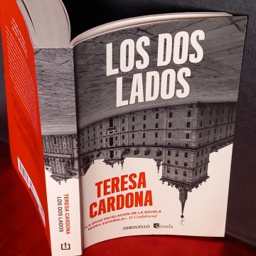 LOS DOS LADOS, TERESA CARDONA.