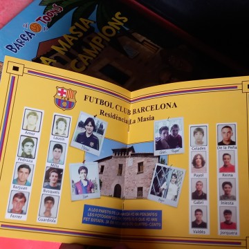 LA MASIA DELS CAMPIONS (POP UP).  barça Toons llibre libro barcelona
