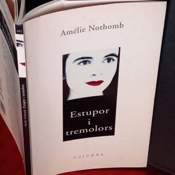 ESTUPOR I TREMOLORS, AMÉLIE NOTHOMB en català llibre llibreria