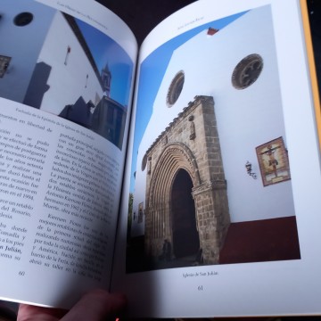 HIJAS DE LA RECONQUISTA: PASEO POR LA SEVILLA MUDÉJAR, JOSÉ JAVIER RUIZ.