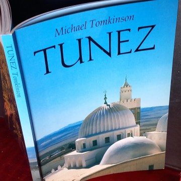 TÚNEZ, MICHAEL TOMKINSON.