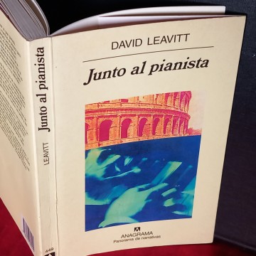 JUNTO AL PIANISTA, DAVID LEAVITT.