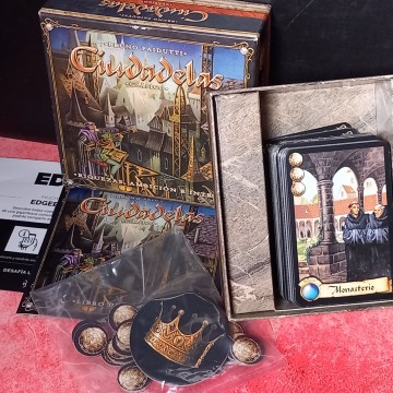 JUEGO DE CARTAS CIUDADELAS, DE BRUNO FAIDUTTI.