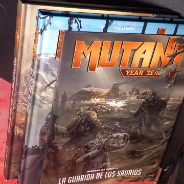 LOTE MANUALES MUTANT YEAR ZERO