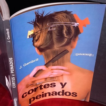 CORTES Y PEINADOS, J. GAMBRILL