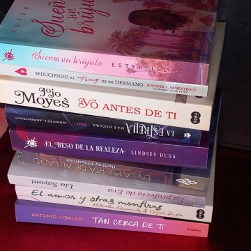 LOTE 9 NOVELAS ROMÁNTICAS CONTEMPORÁNEAS.