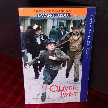 OLIVER TWIST, CHARLES DICKENS, TEXTOS BILINGÜES.