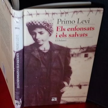 ELS ENFONSATS I ELS SALVATS, PRIMO LEVI.