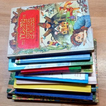 LOTE 12 LIBROS INFANTILES.