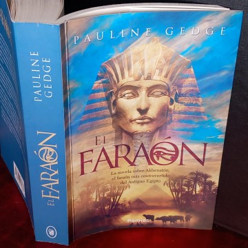 EL FARAÓN, PAULINE GEDGE.