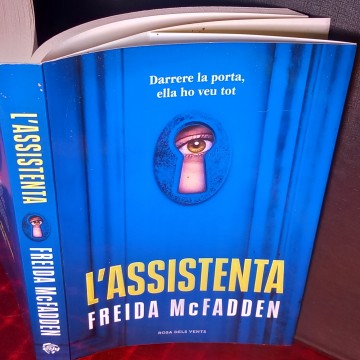 L'ASSISTENTA, FREIDA MCFADDEN.