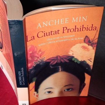 LA CIUTAT PROHIBIDA, ANCHEE MIN (EN CATALÀ).