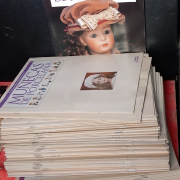 LOTE 77 FASCÍCULOS EL MARAVILLOSO MUNDO DE LAS MUÑECAS. DE PORCELANA.