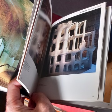 LA PEDRERA, UNA OBRA D'ART TOTAL, JOSEP MARIA CARANDELL, PERE VIVAS.